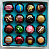 16-piece 2025 Holiday Collection