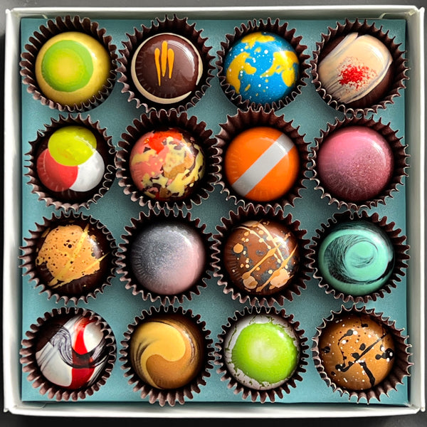 16-piece 2023 Holiday collection